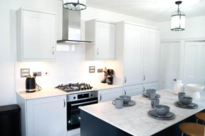 Rochester Premier Retreat 4-Bedrooms House